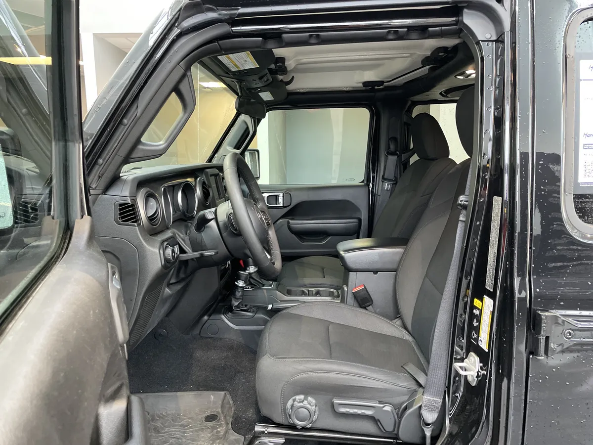 2023 Jeep Wrangler Sport S thumbnail 17