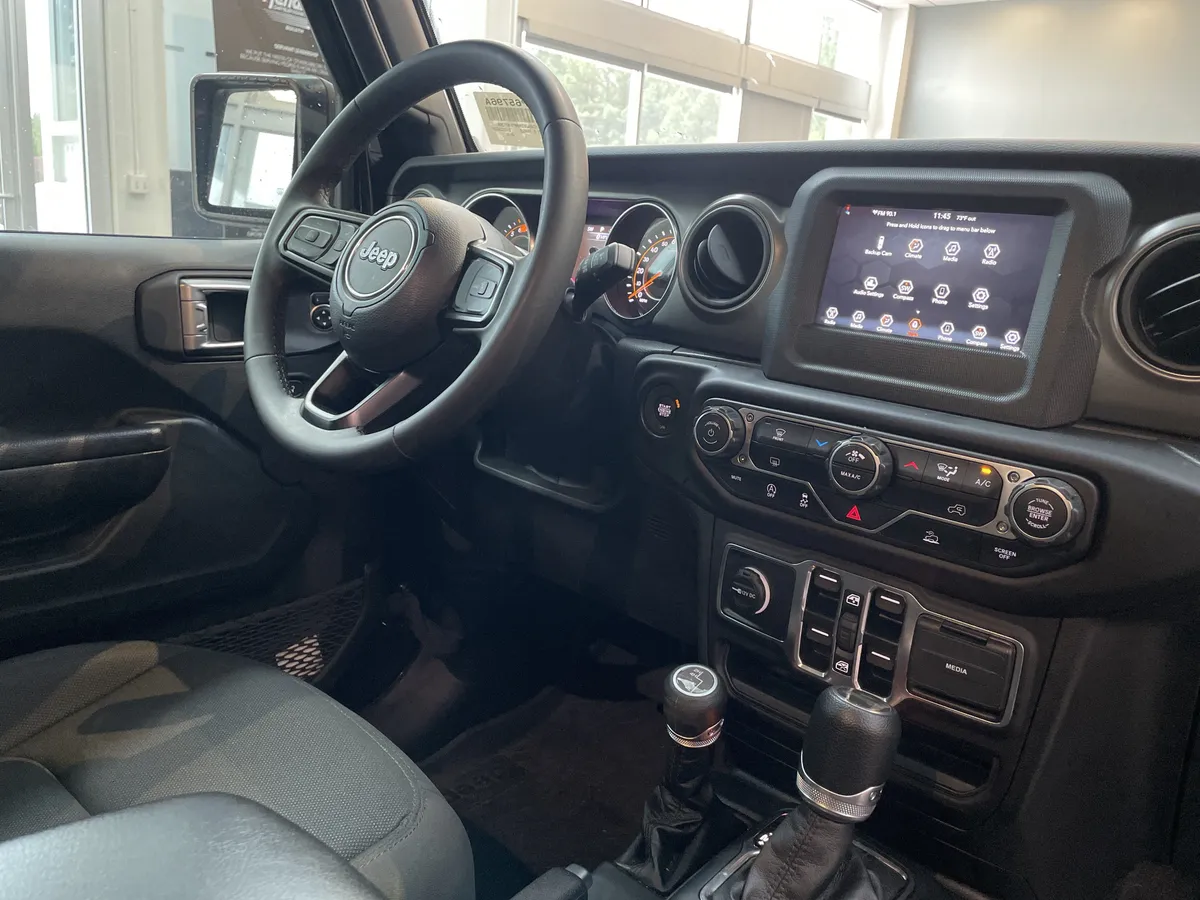 2023 Jeep Wrangler Sport S thumbnail 29