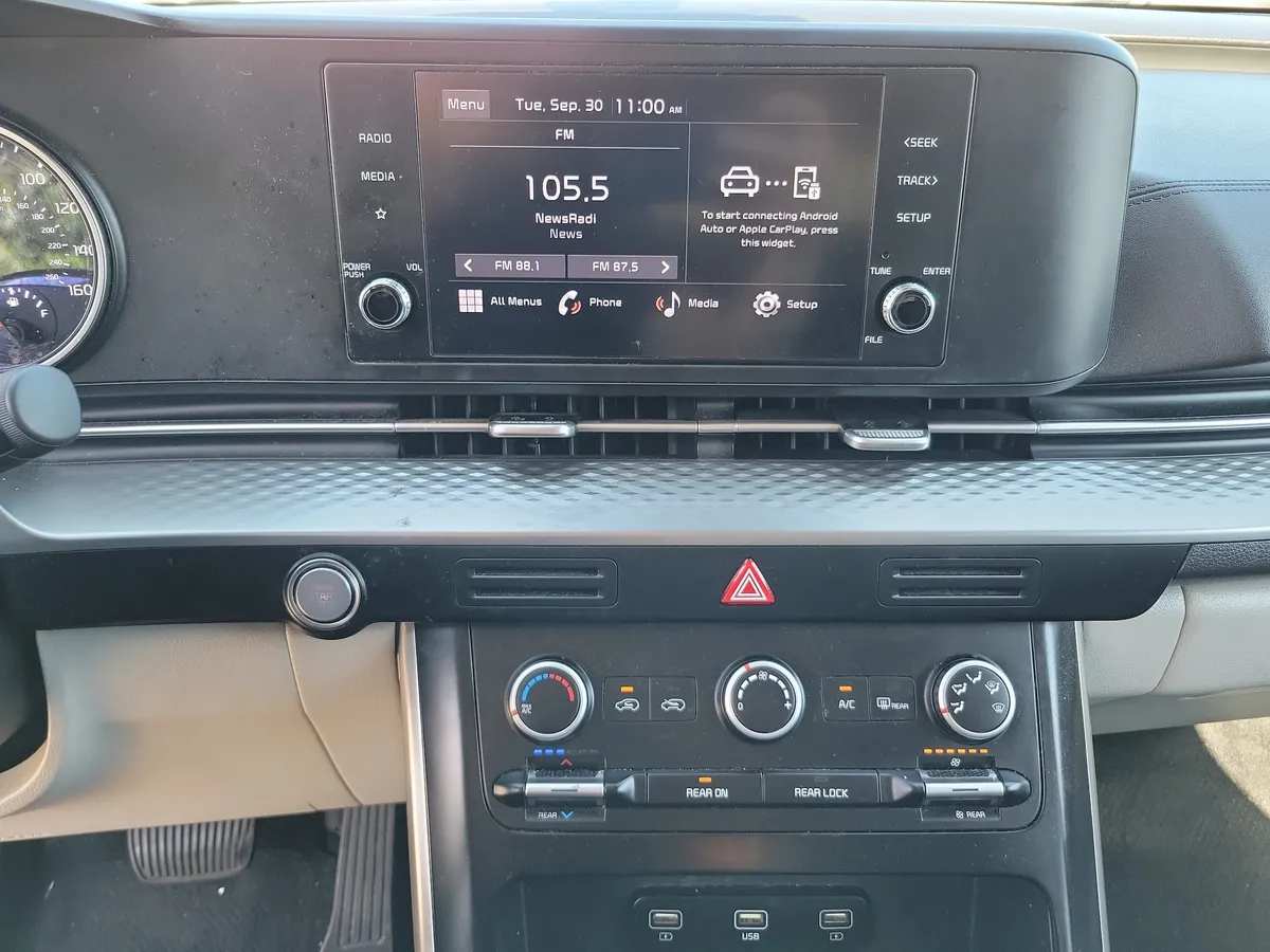 2023 Kia Carnival LX thumbnail 19