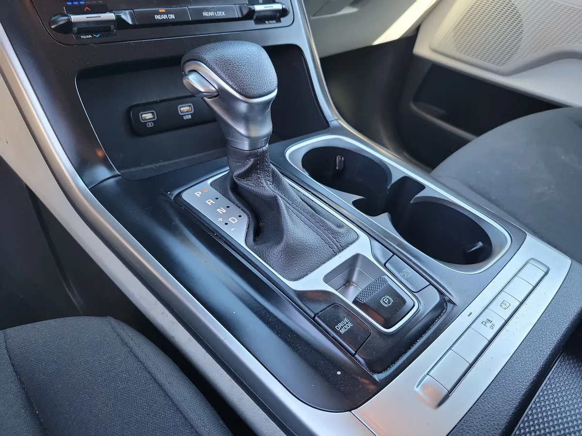 2023 Kia Carnival LX thumbnail 23