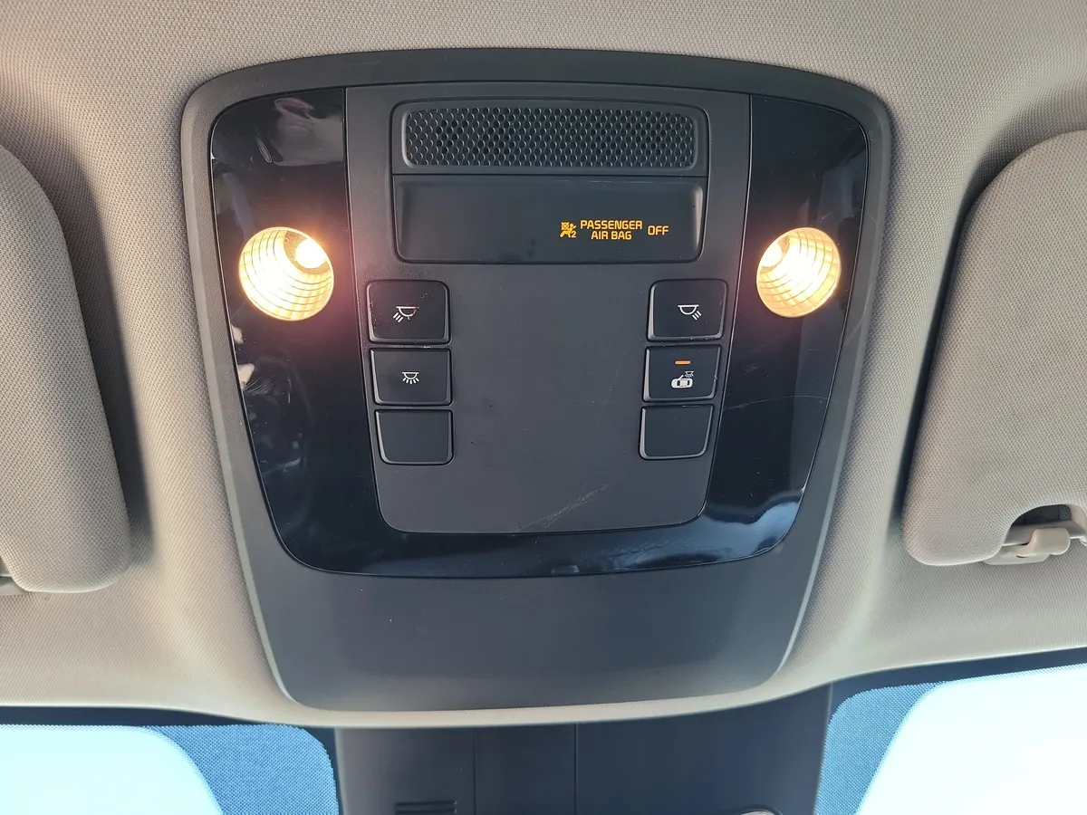 2023 Kia Carnival LX thumbnail 24
