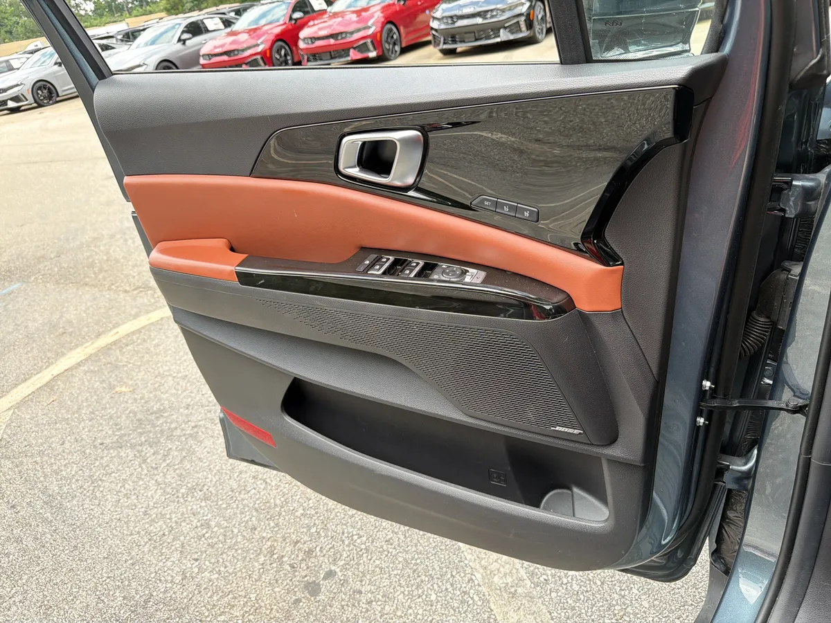 2023 Kia Carnival SX Prestige thumbnail 13