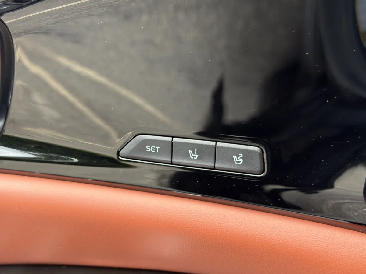 2023 Kia Carnival SX Prestige thumbnail 14