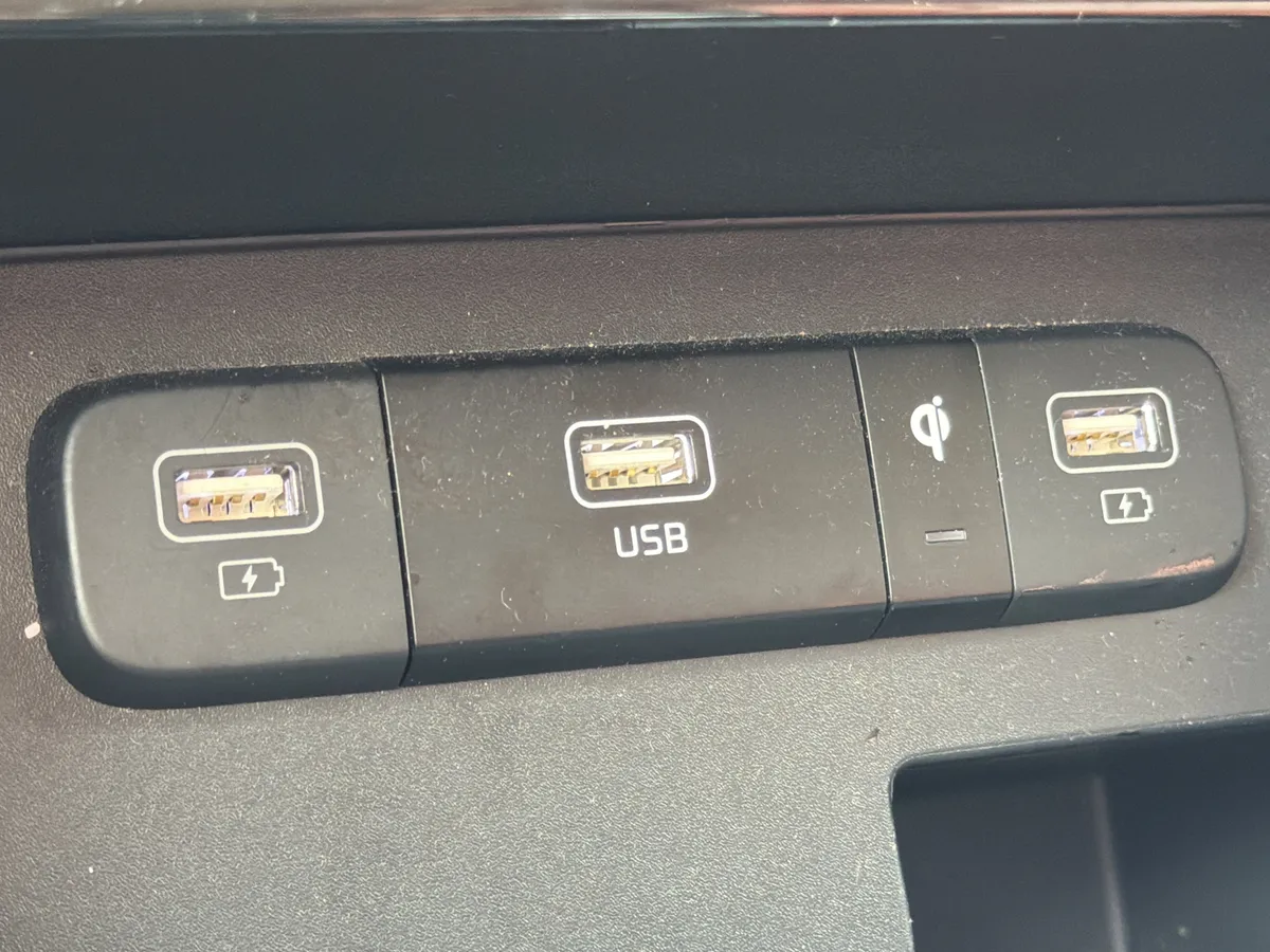 2023 Kia Carnival SX Prestige thumbnail 7