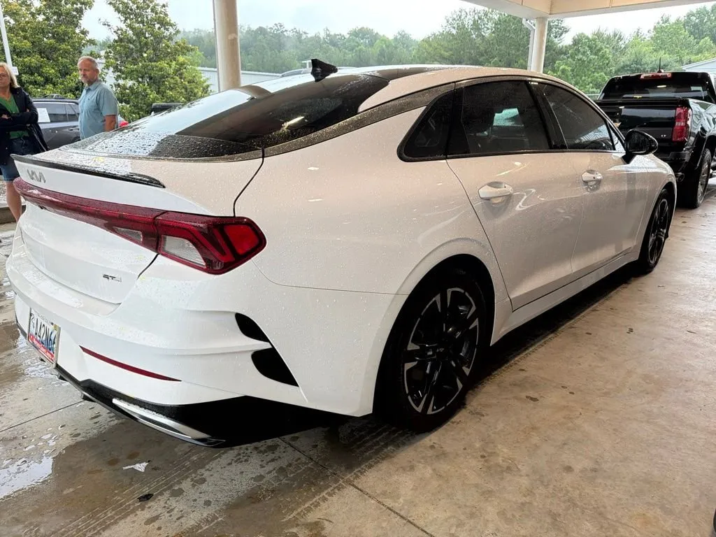 2023 Kia K5 GT-Line thumbnail 3