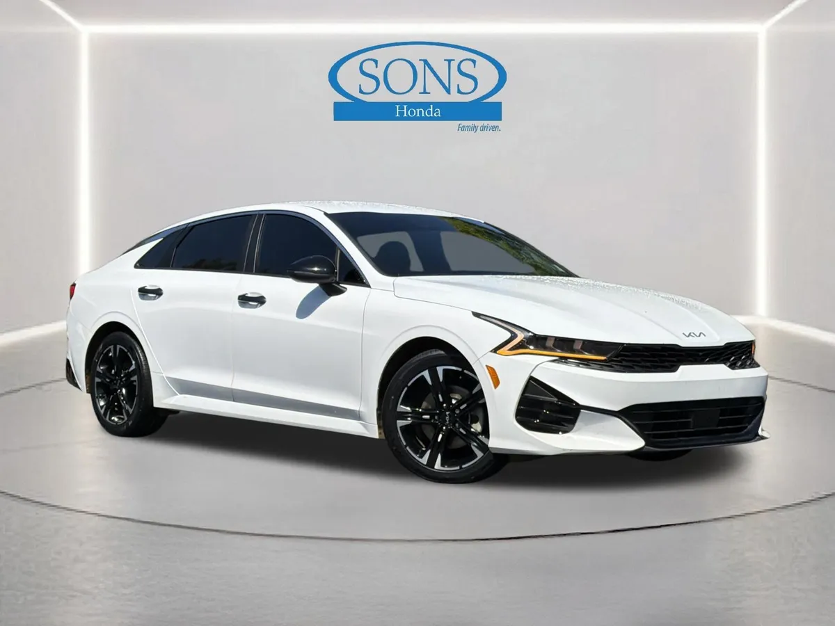 2023 Kia K5 GT-Line thumbnail 2