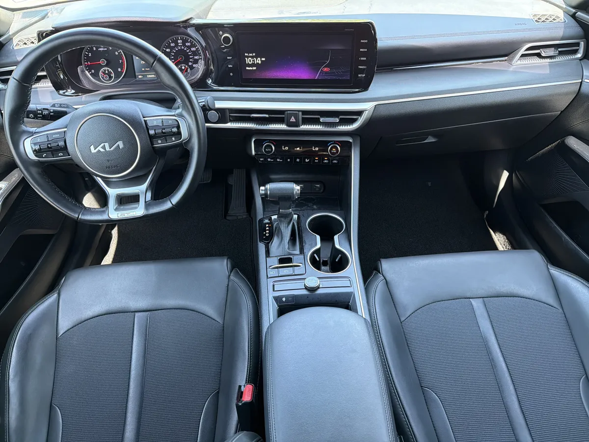 2023 Kia K5 GT-Line thumbnail 3