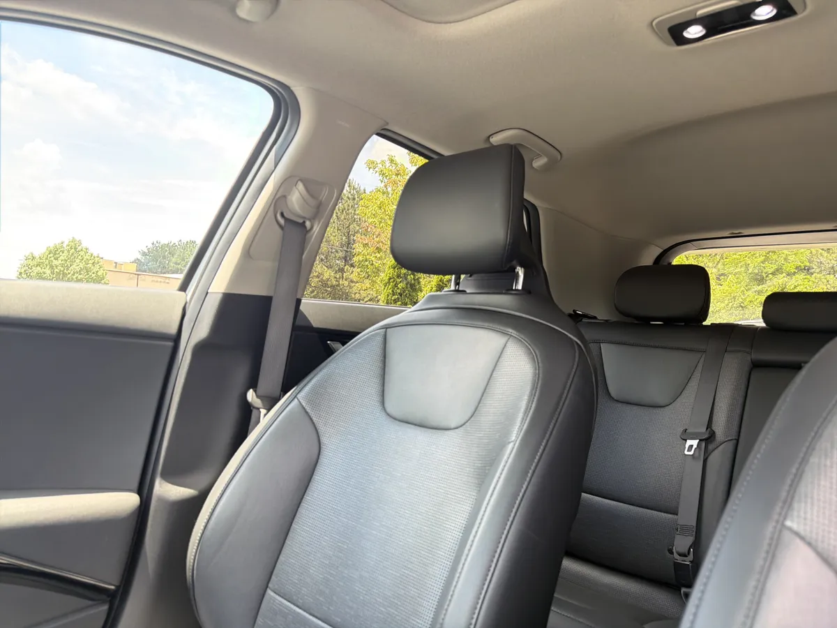 2023 Kia Niro SX Touring thumbnail 19