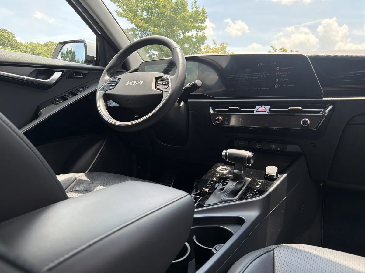 2023 Kia Niro SX Touring thumbnail 5