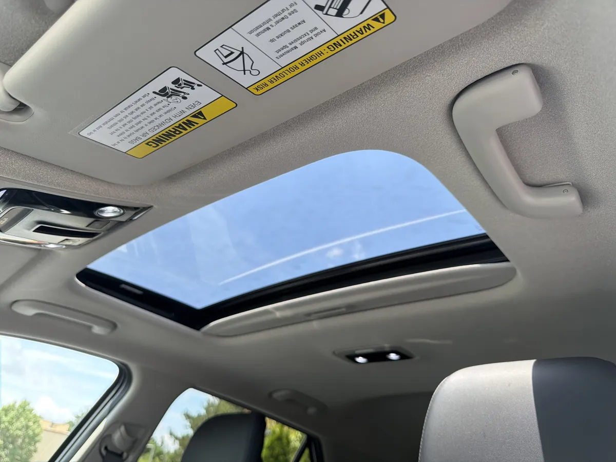 2023 Kia Niro SX Touring thumbnail 8