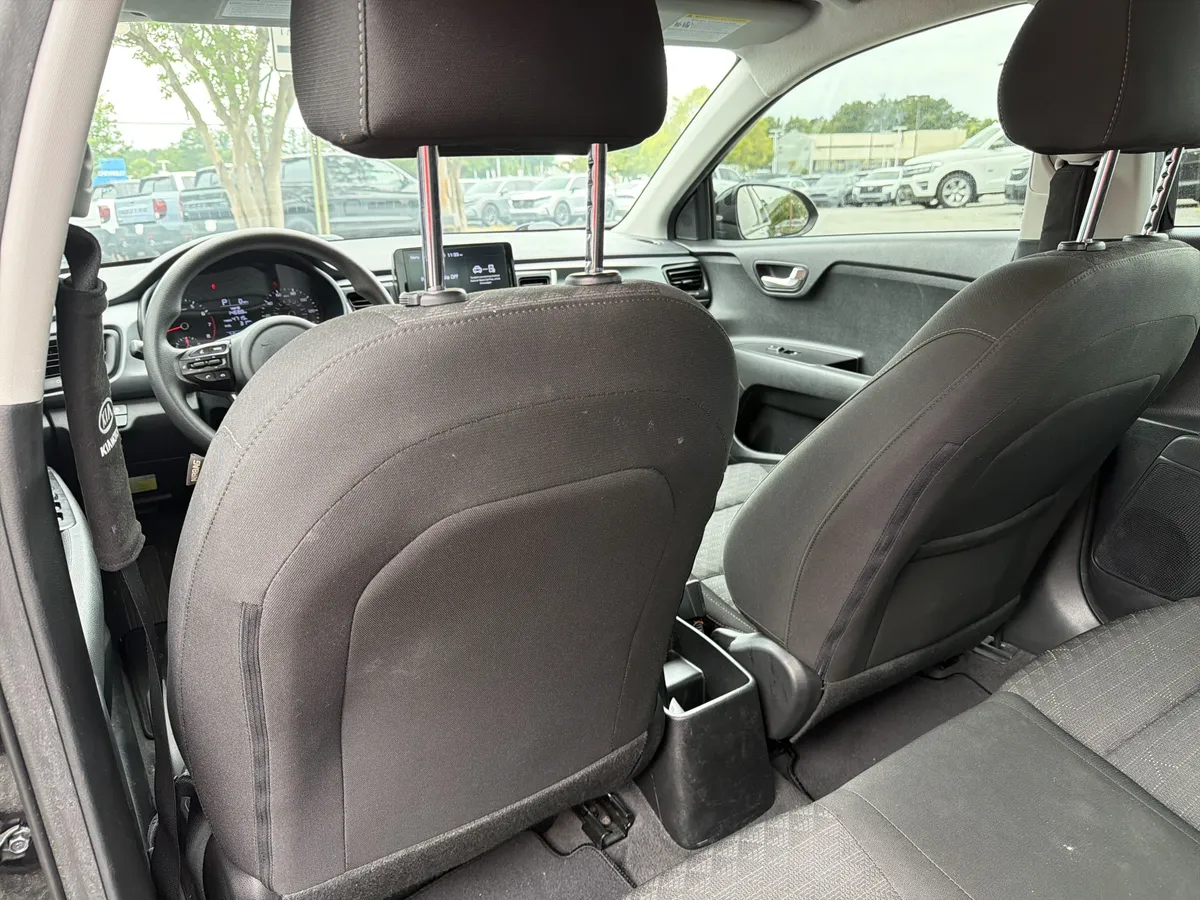 2023 Kia Rio LX thumbnail 18