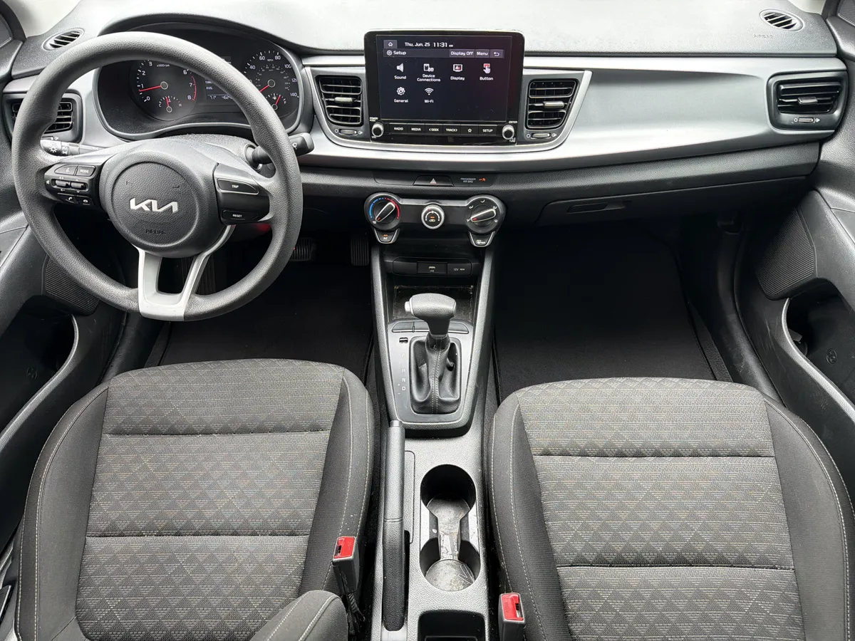 2023 Kia Rio LX thumbnail 3