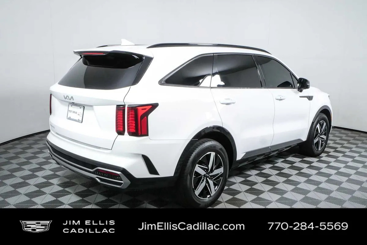 2023 Kia Sorento EX thumbnail 3