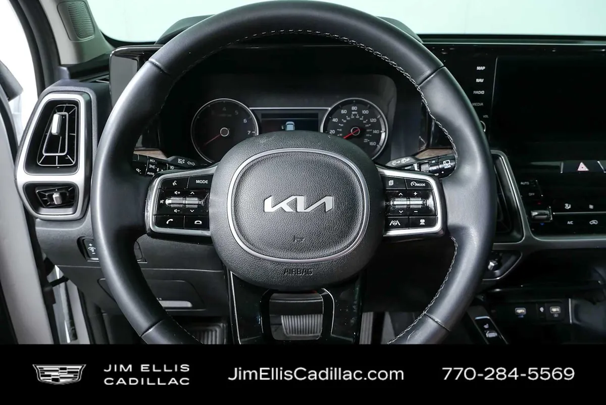 2023 Kia Sorento EX thumbnail 9