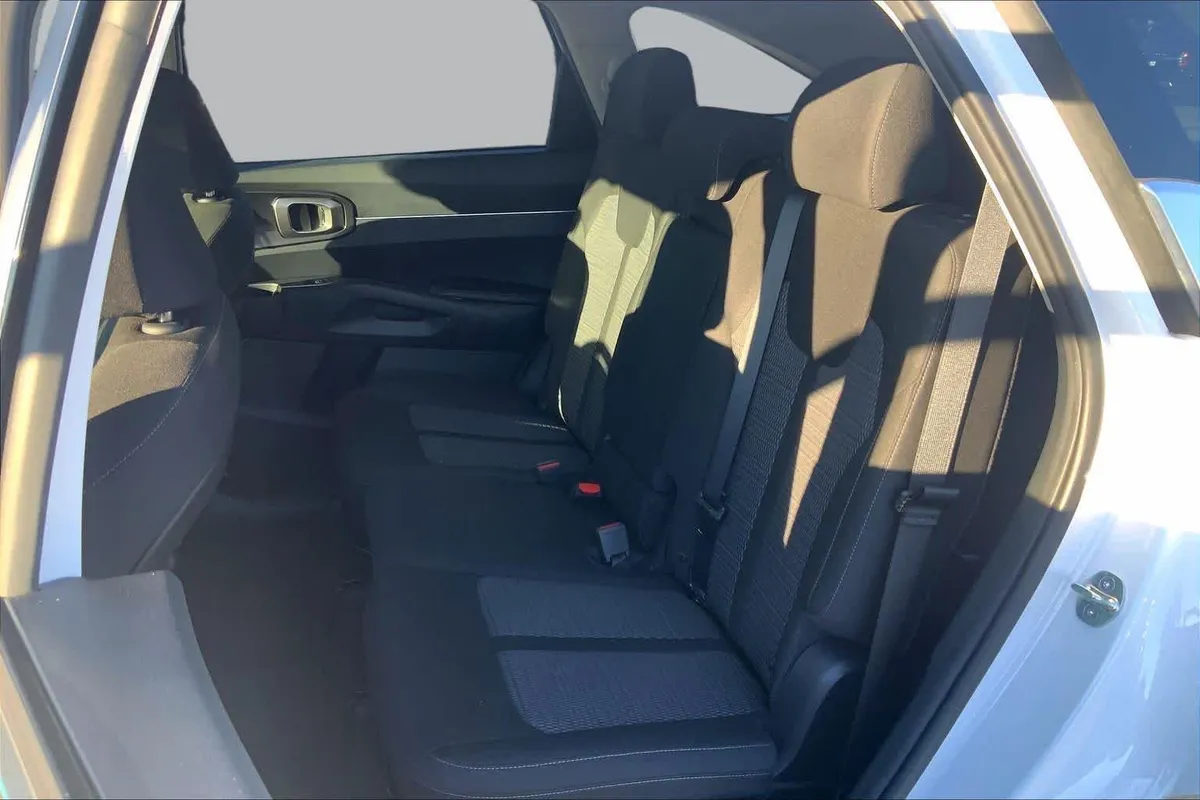 2023 Kia Sorento LX thumbnail 19