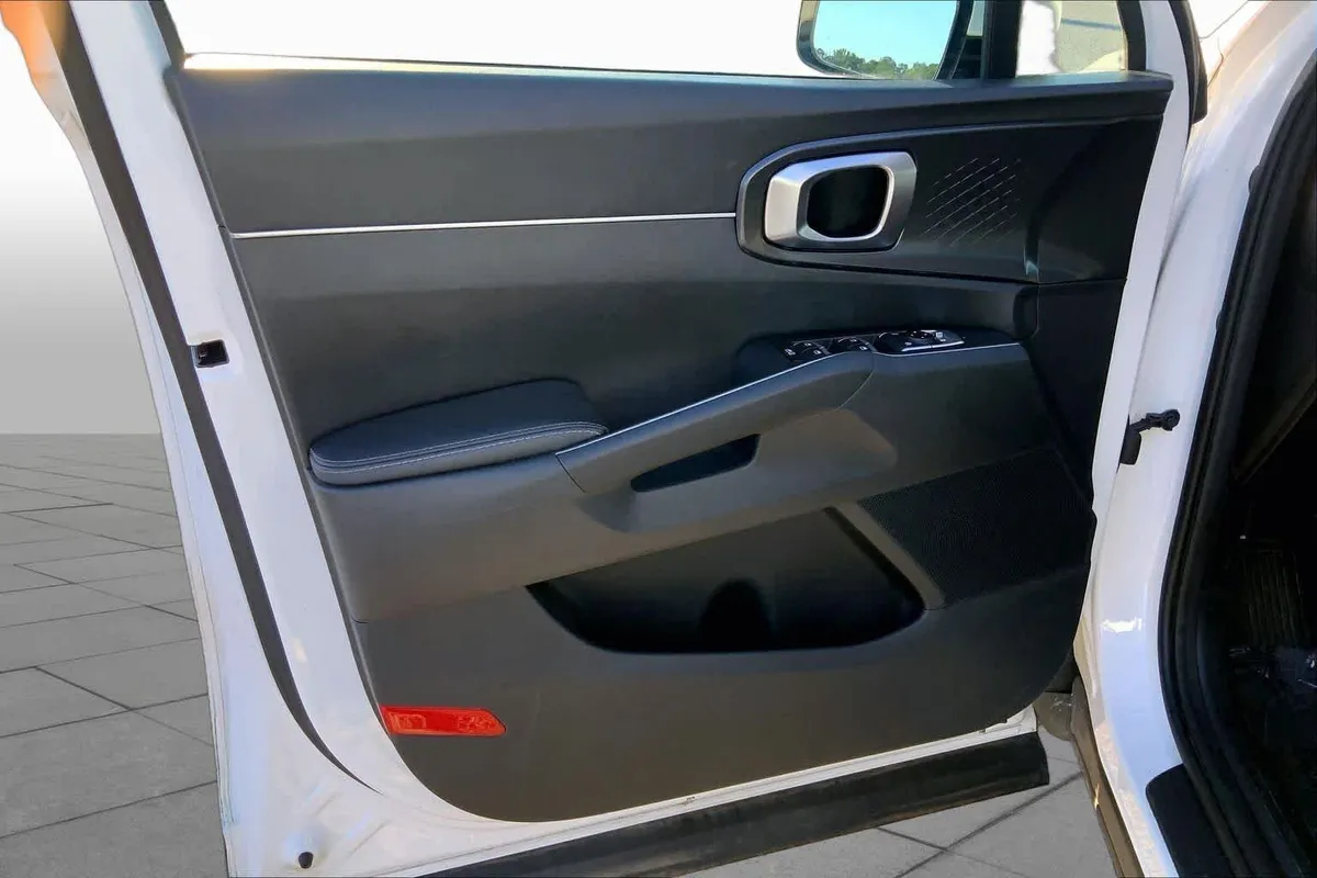 2023 Kia Sorento LX thumbnail 20