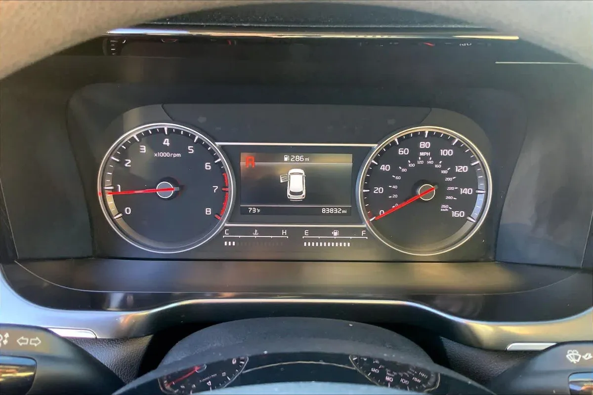 2023 Kia Sorento LX thumbnail 24