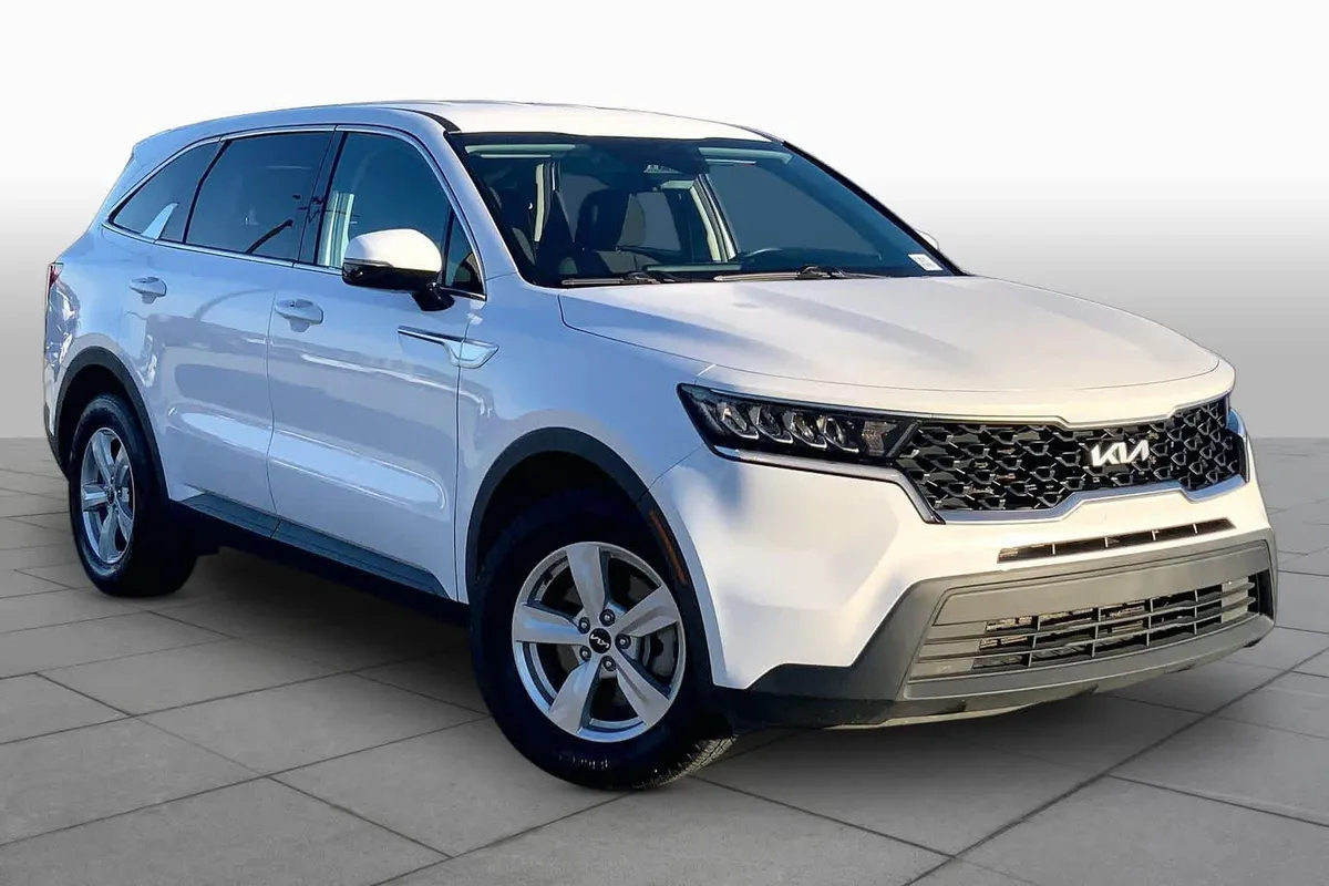 2023 Kia Sorento LX thumbnail 3