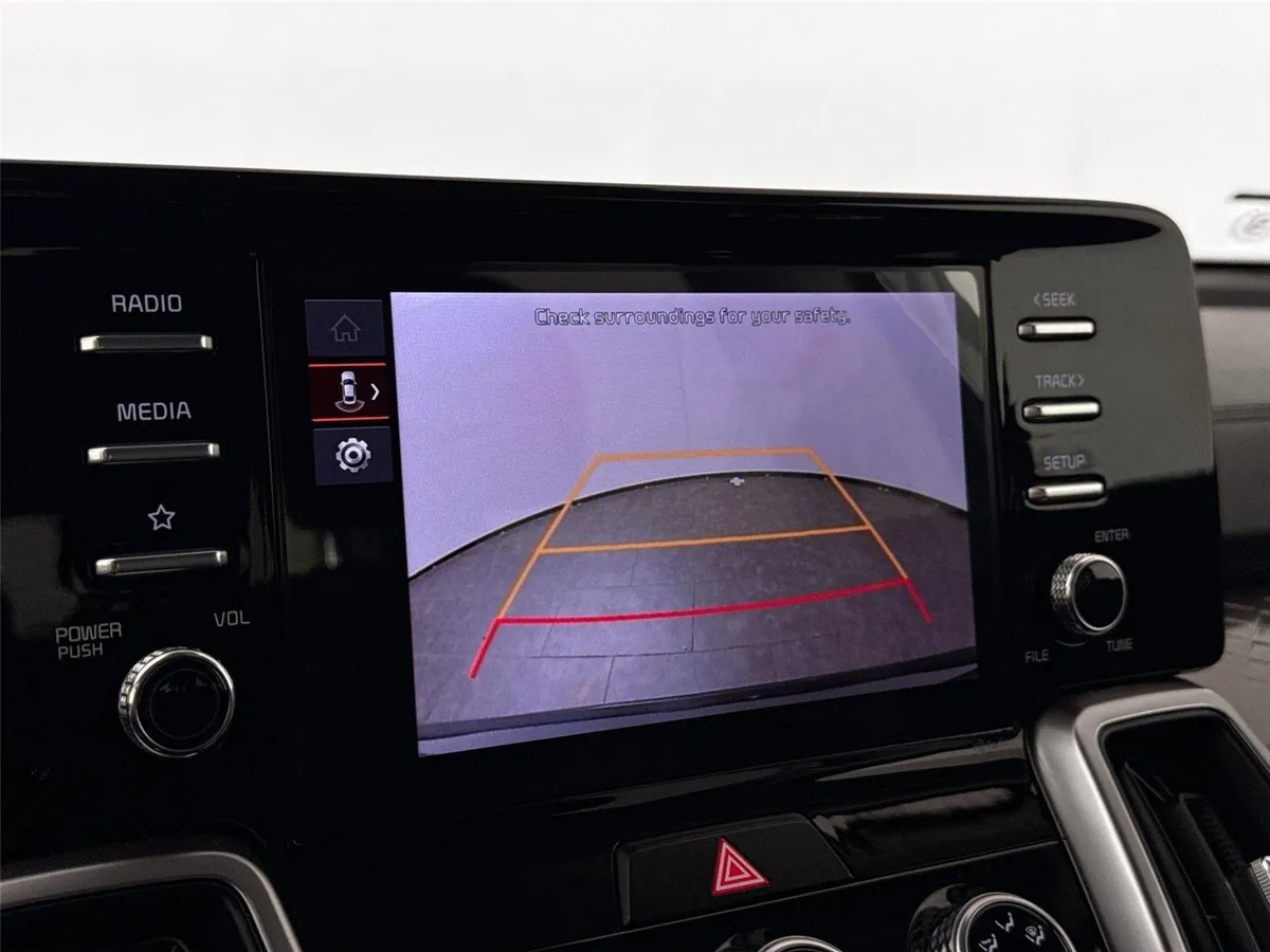 2023 Kia Sorento LX thumbnail 21
