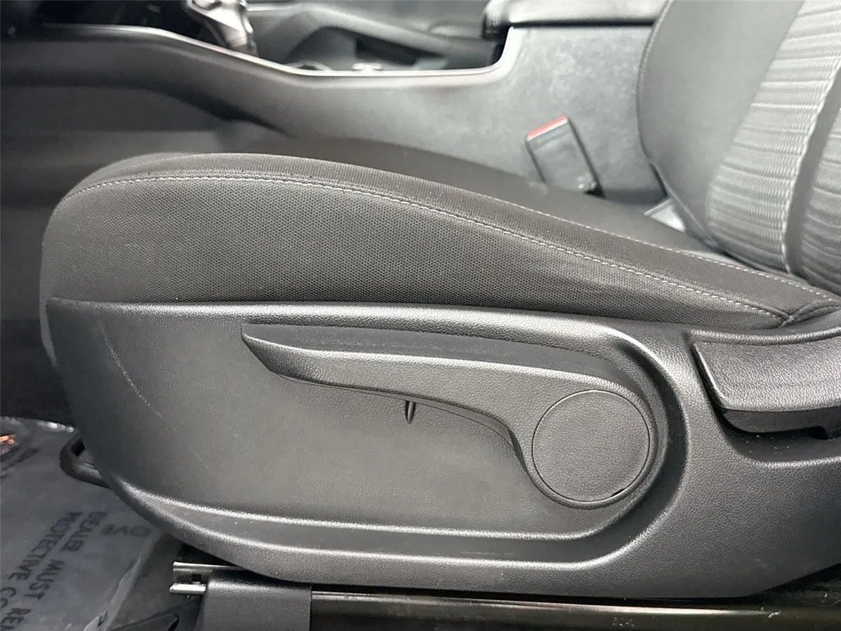 2023 Kia Sorento LX thumbnail 25