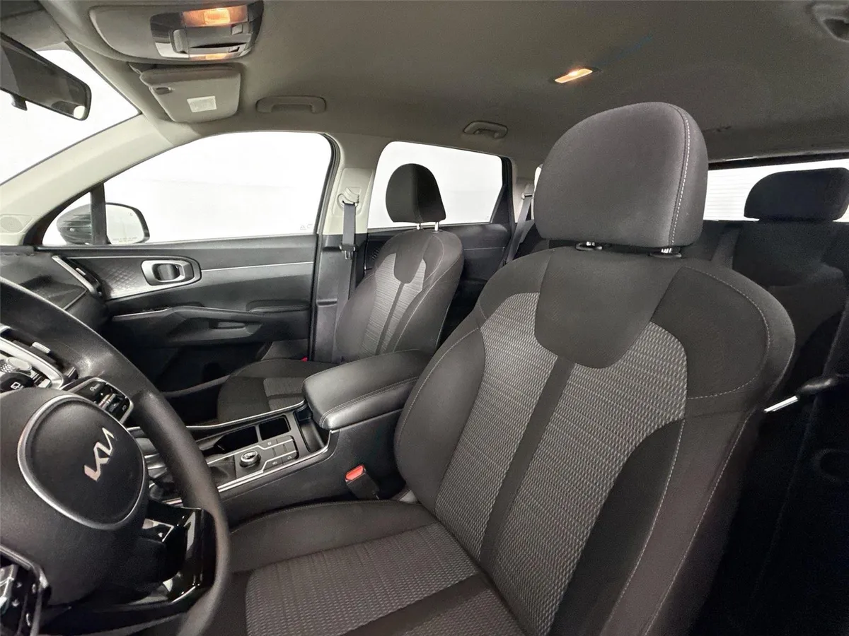 2023 Kia Sorento LX thumbnail 3