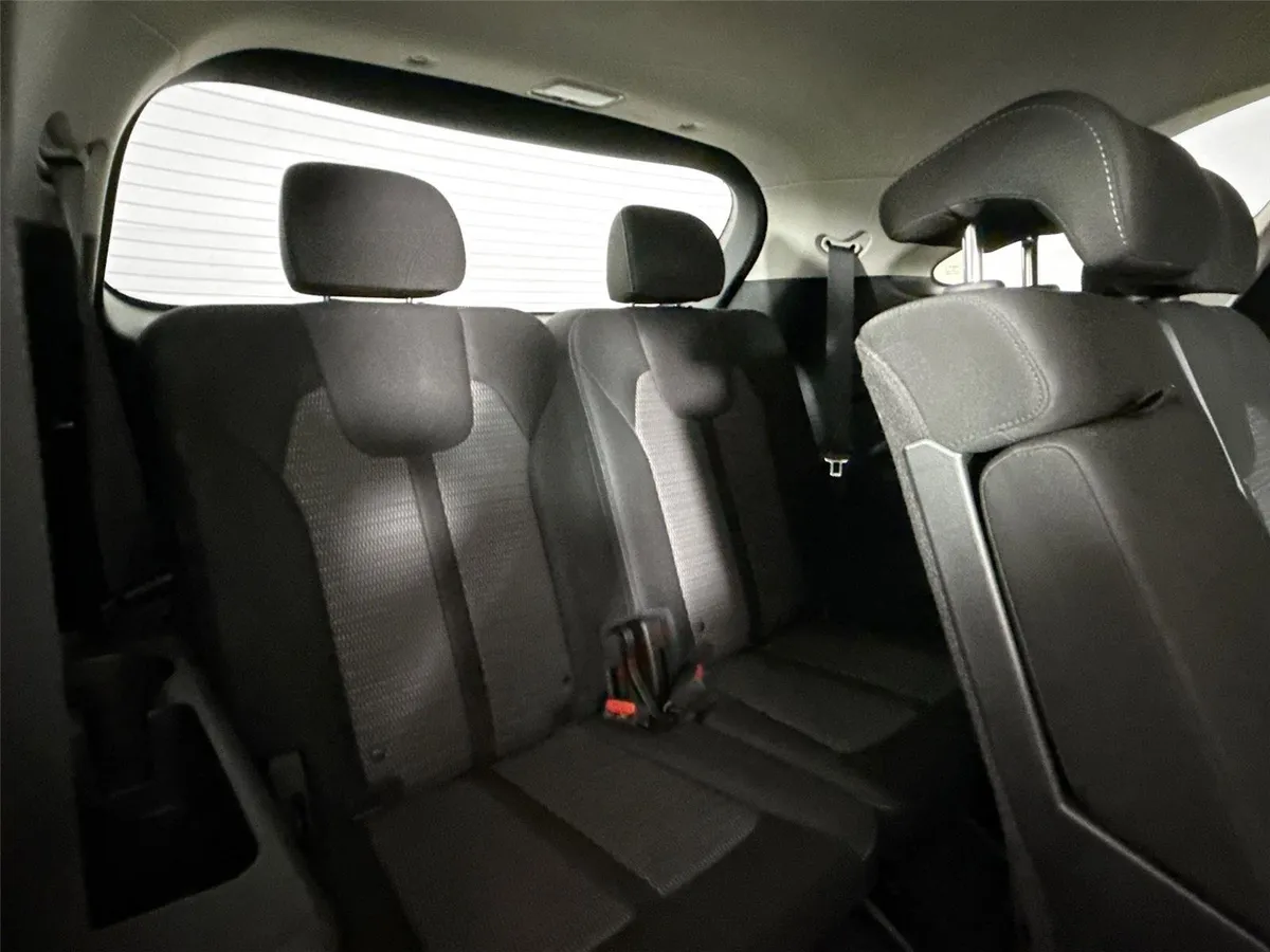 2023 Kia Sorento LX thumbnail 34