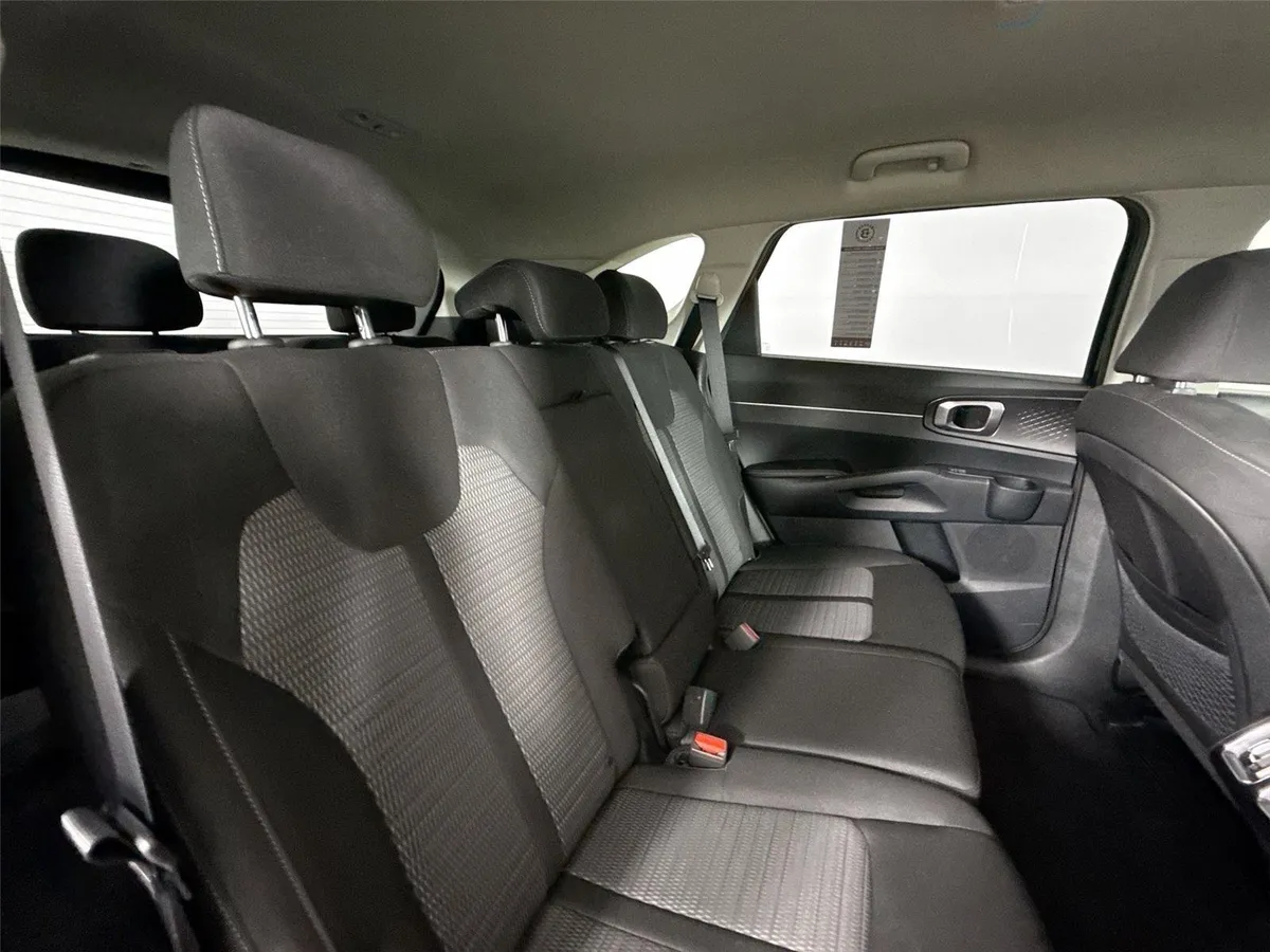 2023 Kia Sorento LX thumbnail 35