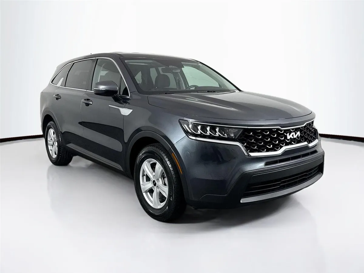 2023 Kia Sorento LX thumbnail 8