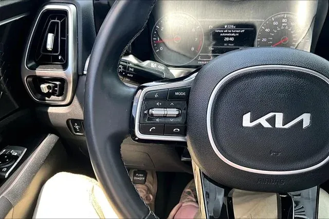 2023 Kia Sorento S thumbnail 10
