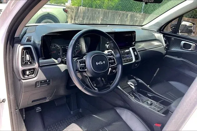2023 Kia Sorento S thumbnail 14