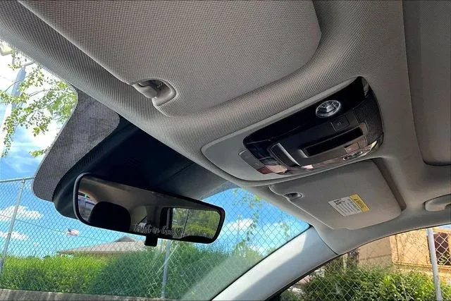 2023 Kia Sorento S thumbnail 24