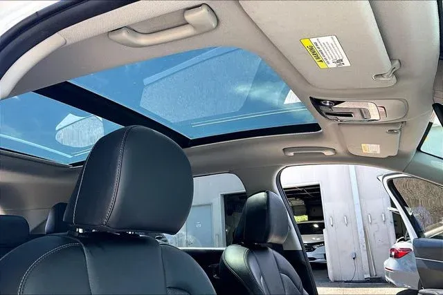 2023 Kia Sorento S thumbnail 26