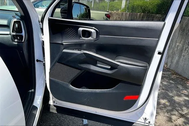 2023 Kia Sorento S thumbnail 27