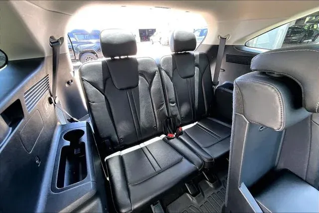 2023 Kia Sorento S thumbnail 31