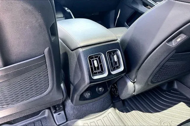 2023 Kia Sorento S thumbnail 33