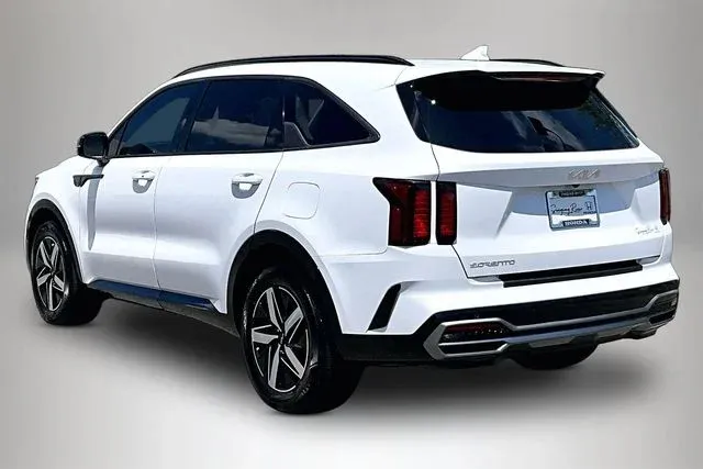 2023 Kia Sorento S thumbnail 4