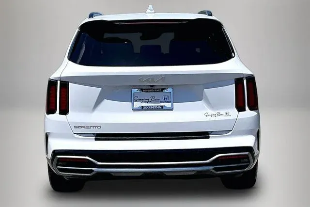 2023 Kia Sorento S thumbnail 6