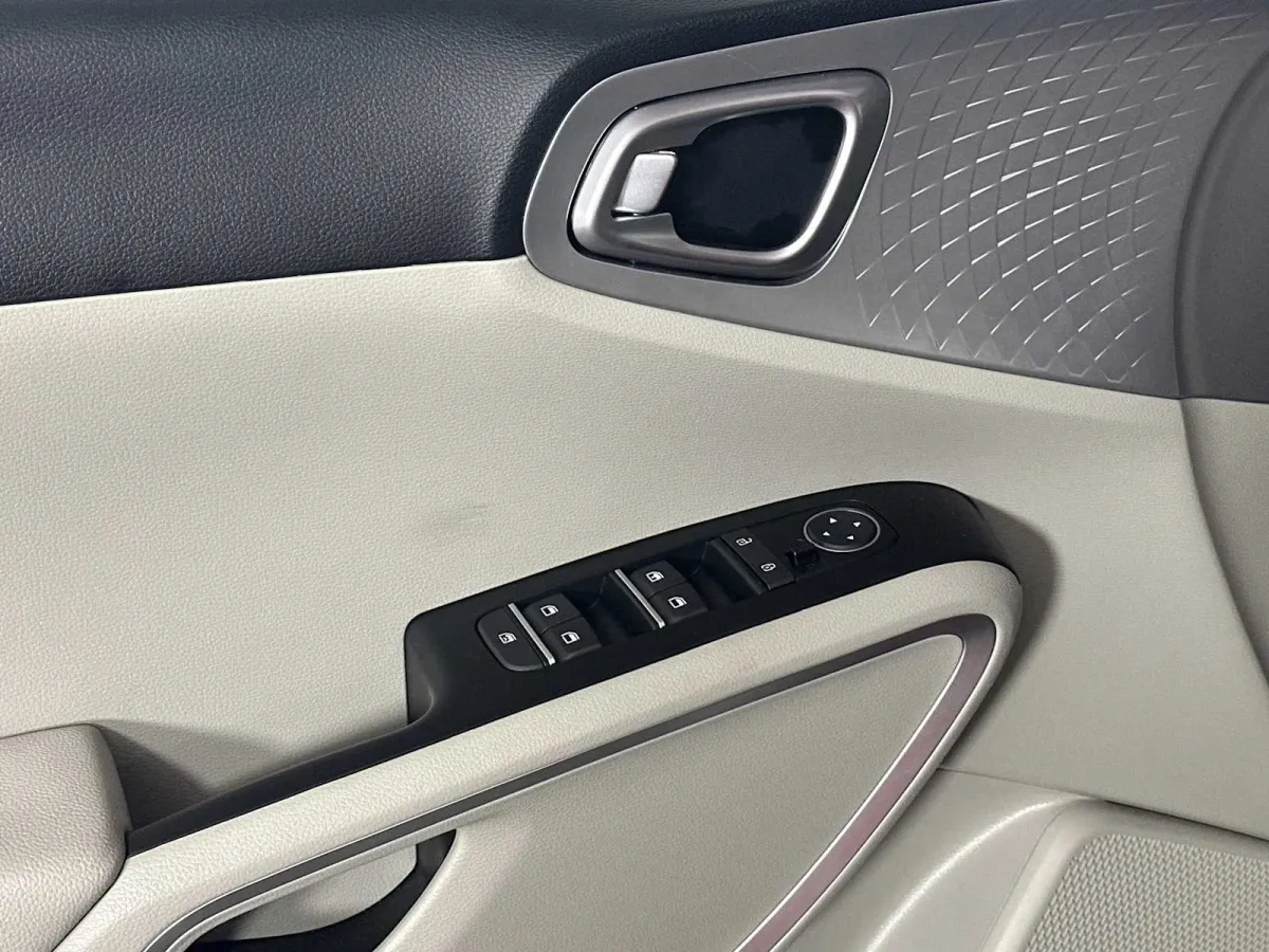 2023 Kia Soul LX thumbnail 12
