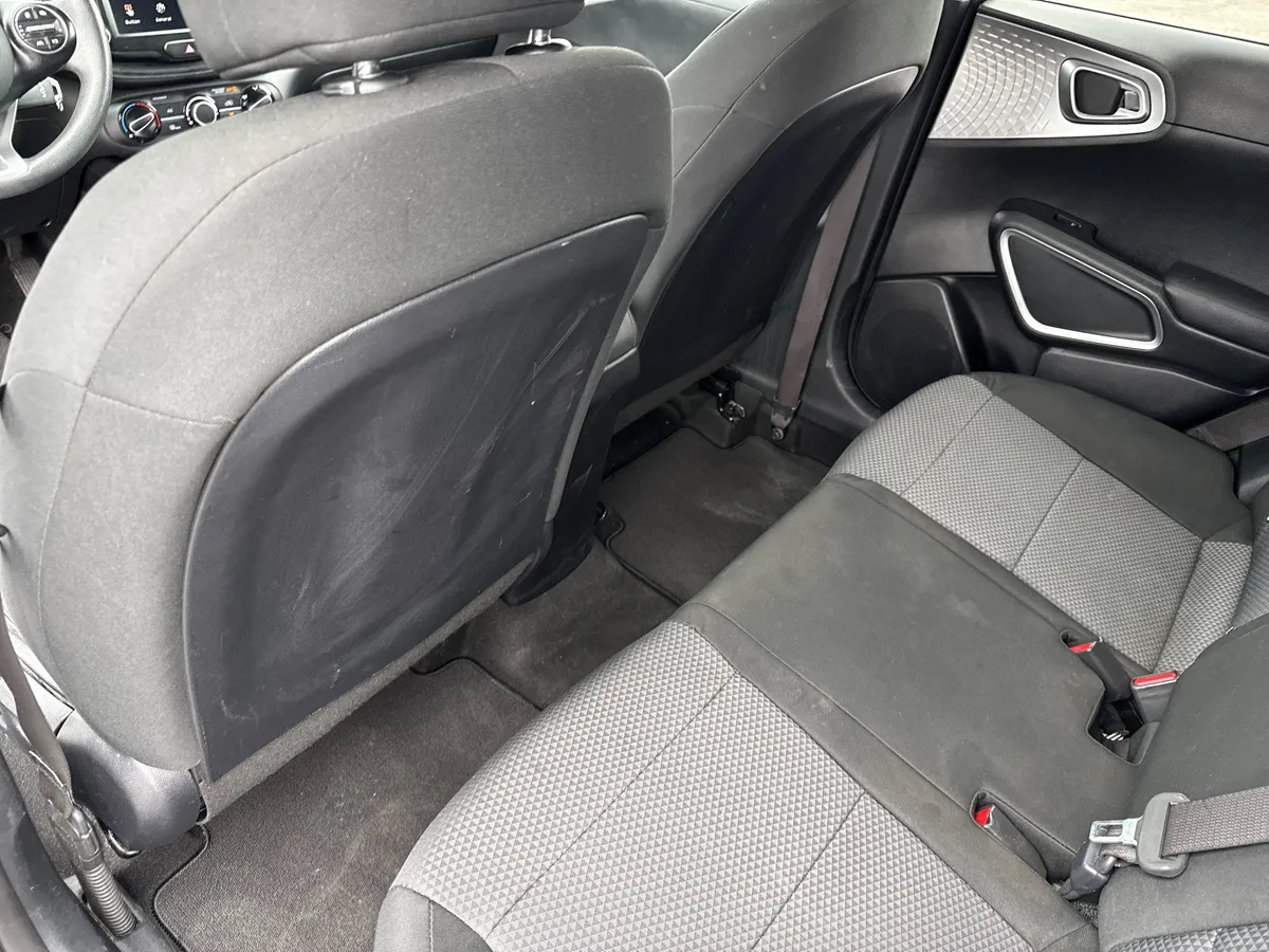 2023 Kia Soul LX thumbnail 16