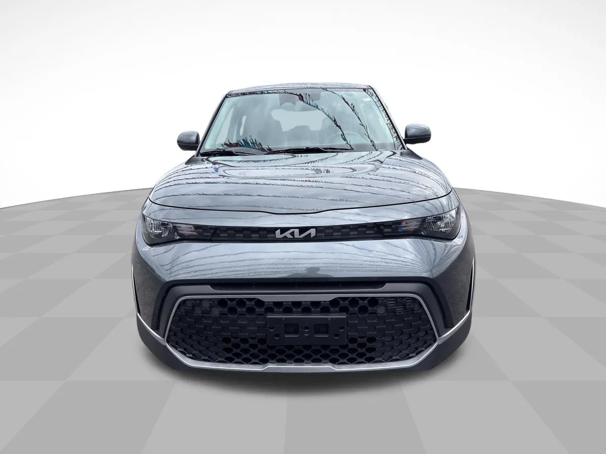 2023 Kia Soul LX thumbnail 2
