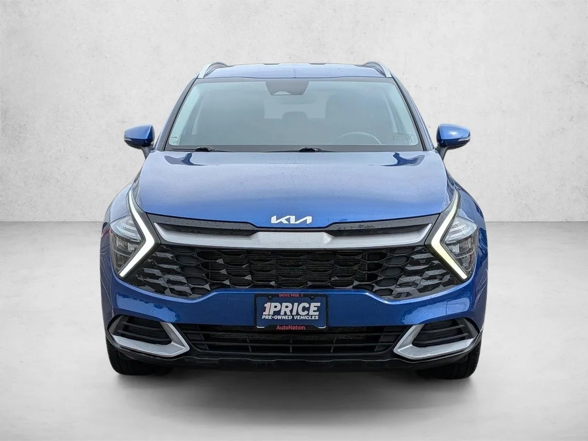 2023 Kia Sportage EX thumbnail 2