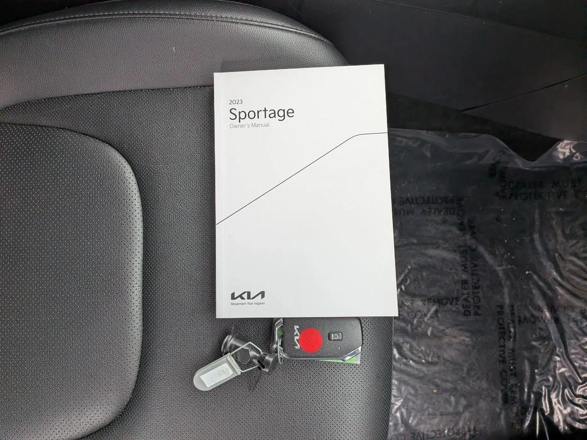 2023 Kia Sportage EX thumbnail 22