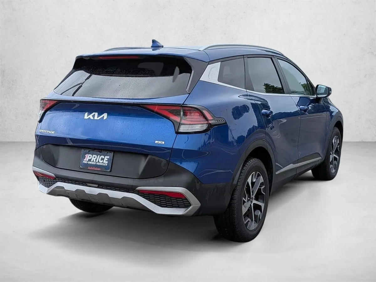 2023 Kia Sportage EX thumbnail 5