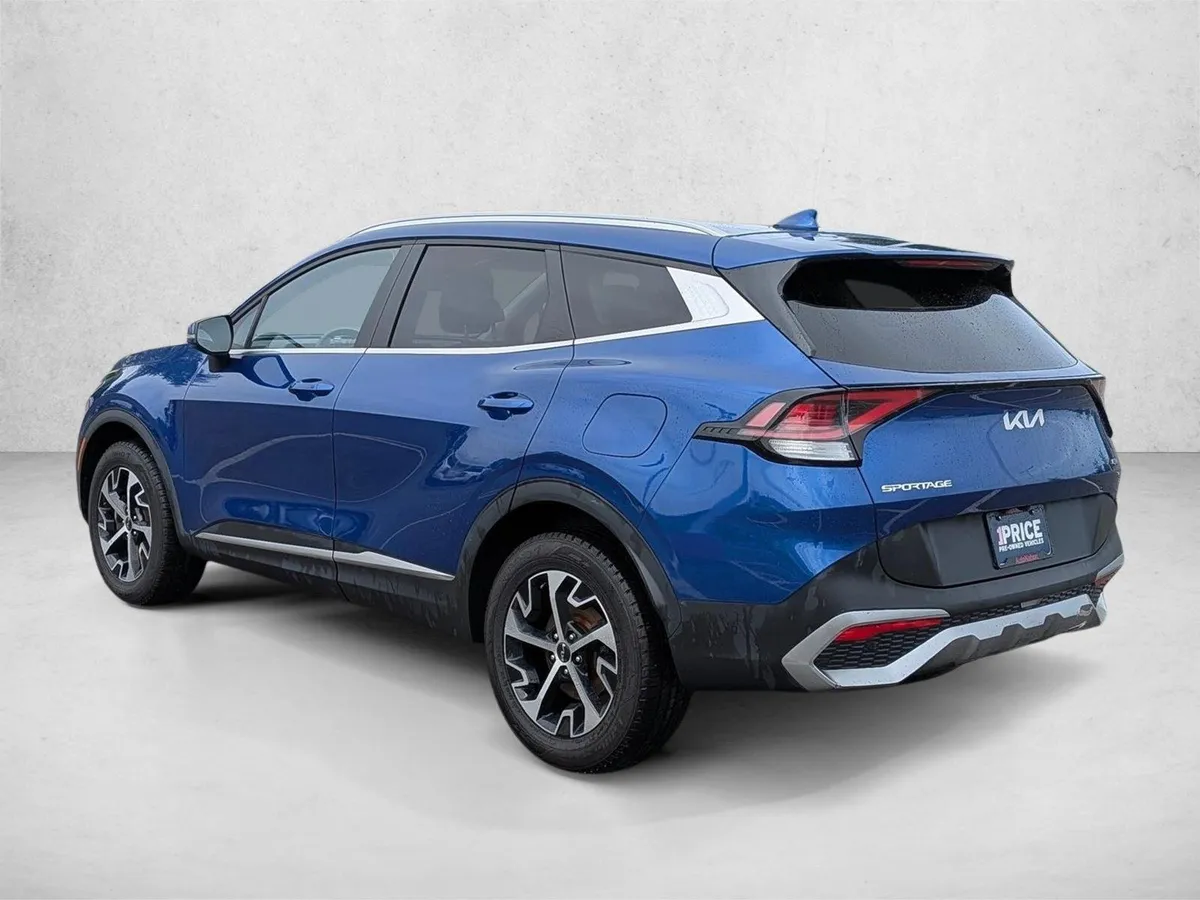 2023 Kia Sportage EX thumbnail 8