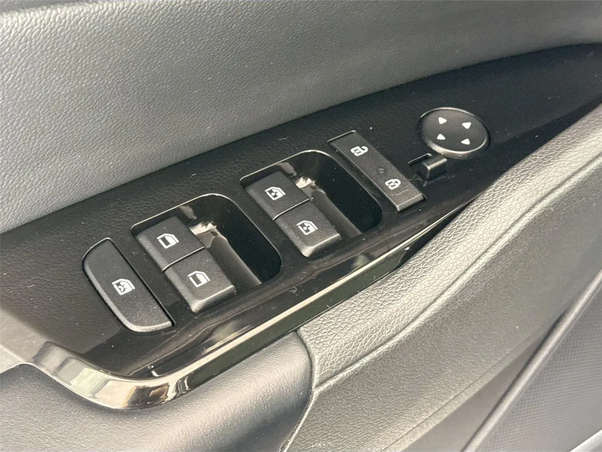 2023 Kia Sportage Hybrid SX-Prestige thumbnail 29