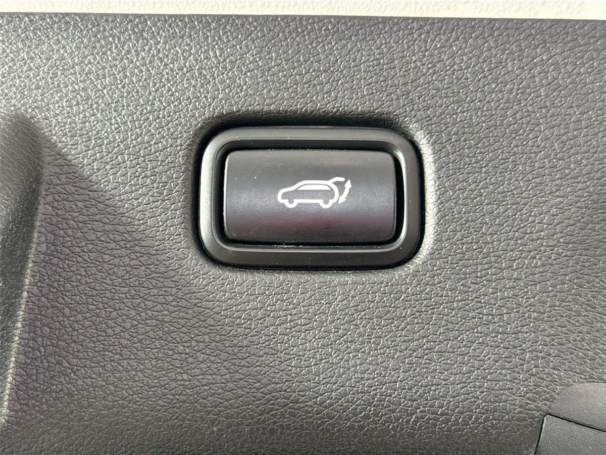 2023 Kia Sportage SX thumbnail 38