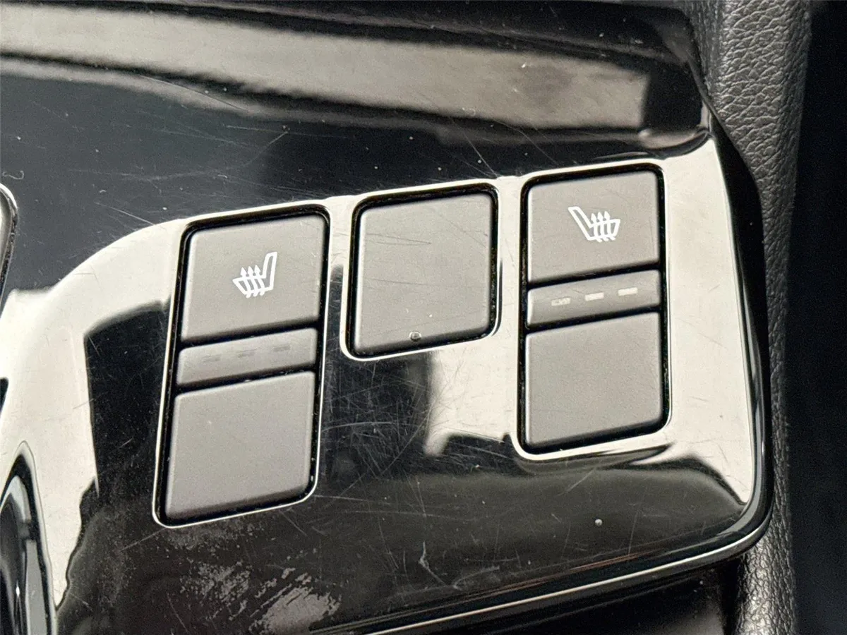 2023 Kia Sportage SX thumbnail 8