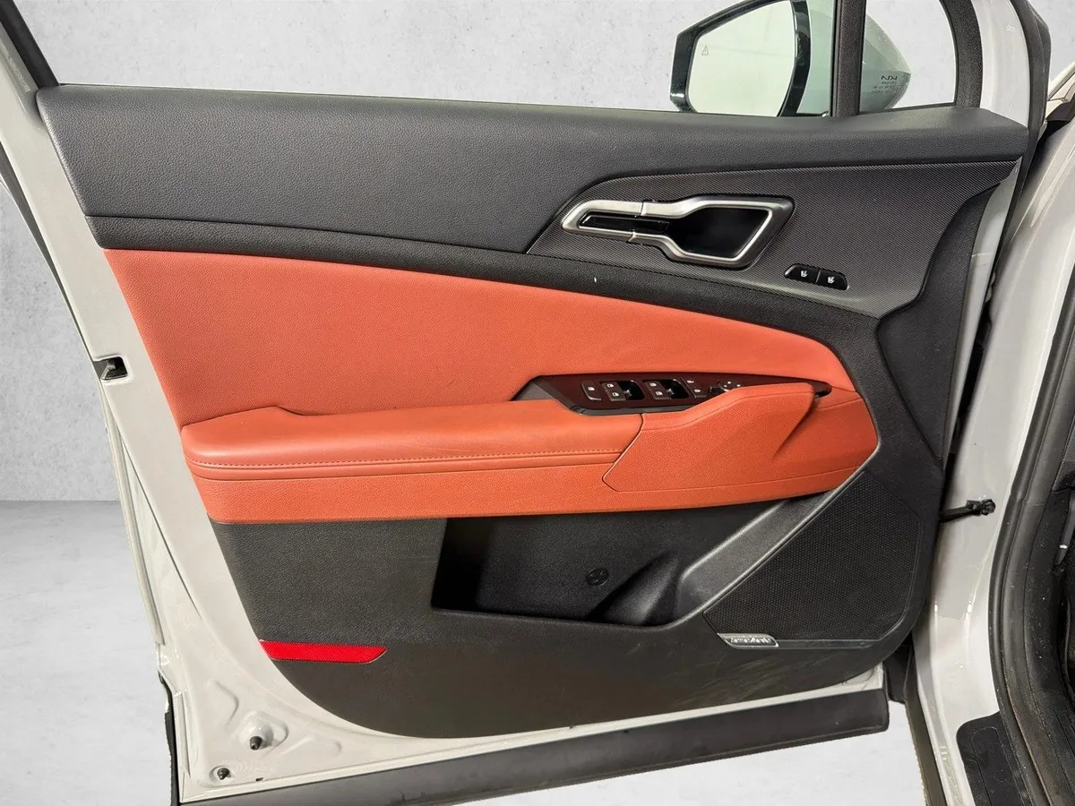 2023 Kia Sportage SX thumbnail 12