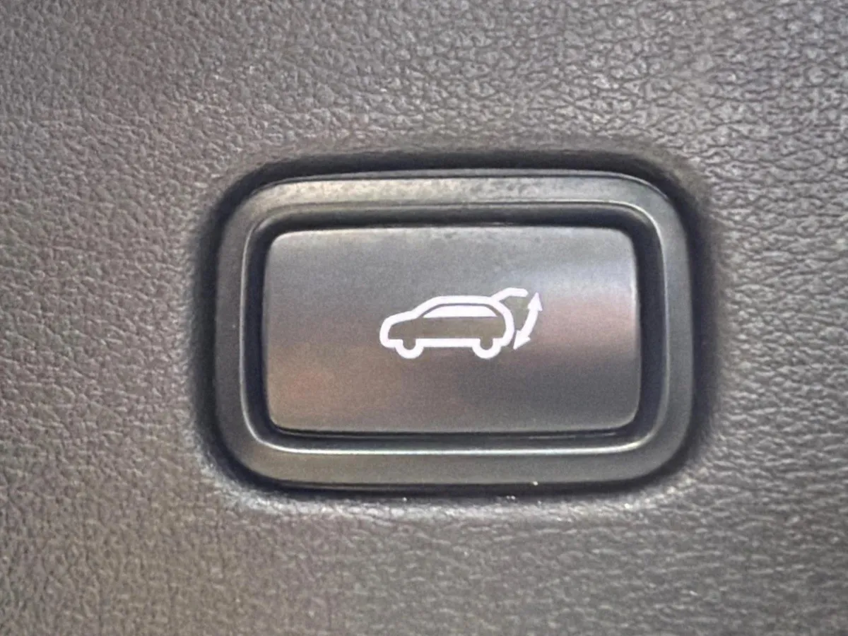 2023 Kia Sportage SX thumbnail 21
