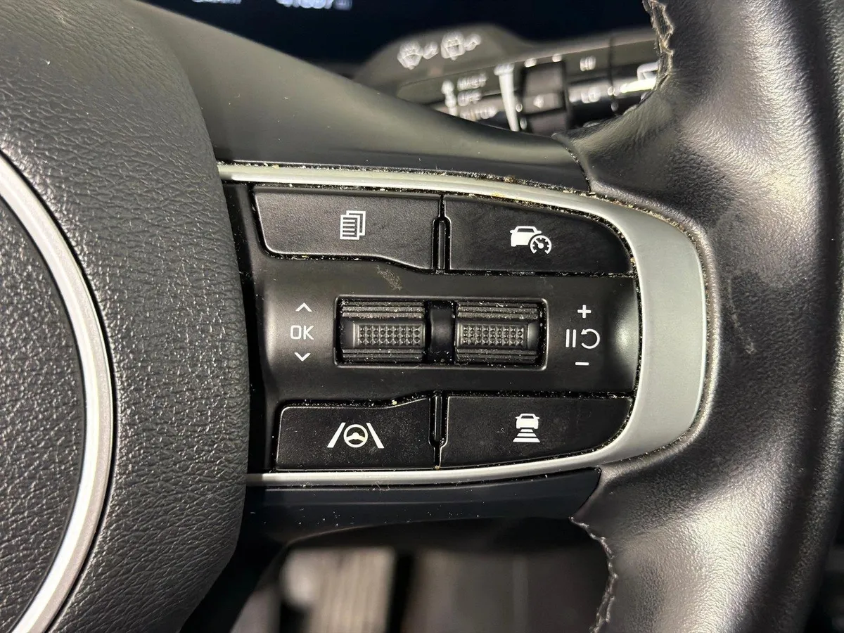 2023 Kia Sportage SX thumbnail 28